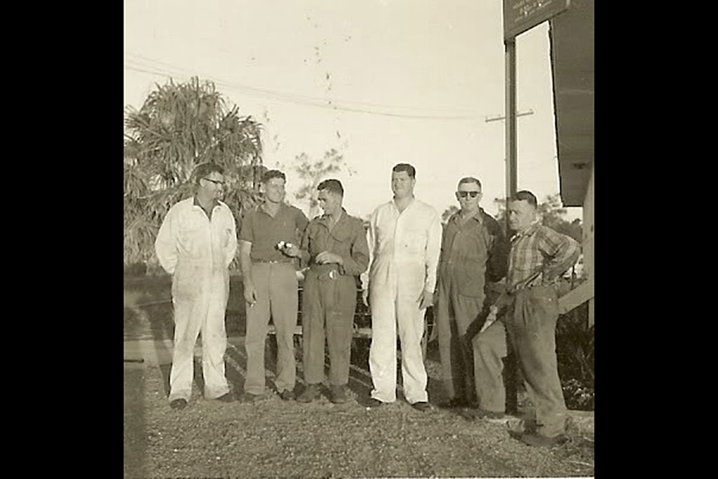 airport-staff